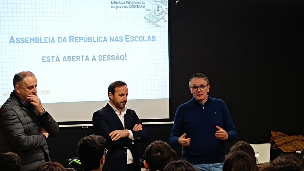 Parlamento dos Jovens – Literacia Financeira: os jovens contam! Debate com o Deputado Carlos Cação