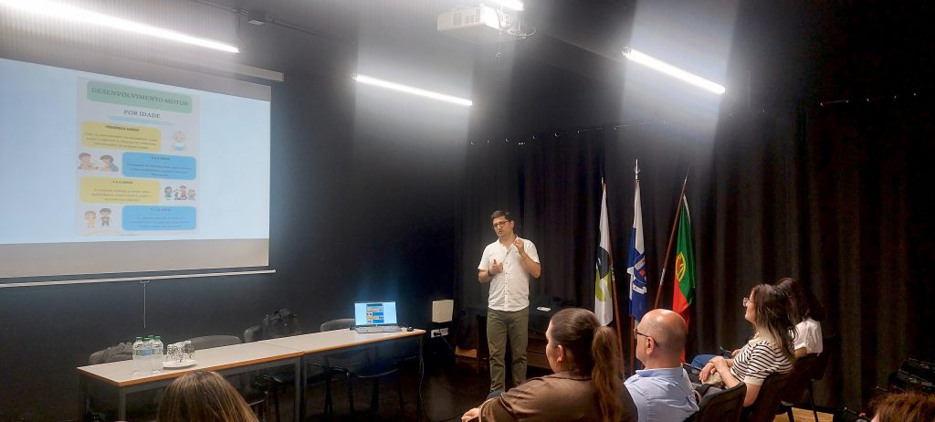 Comunidade Escolar reúne-se para debater a importância da Psicomotricidade e o Projeto CAARPD